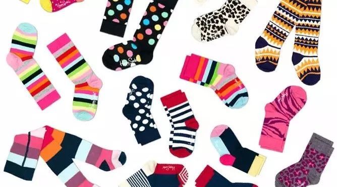 冬天襪子怎么穿?保暖、時(shí)尚、不跌范er!_時(shí)尚