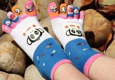 賣五指襪的姑娘,現(xiàn)在月收入過萬元